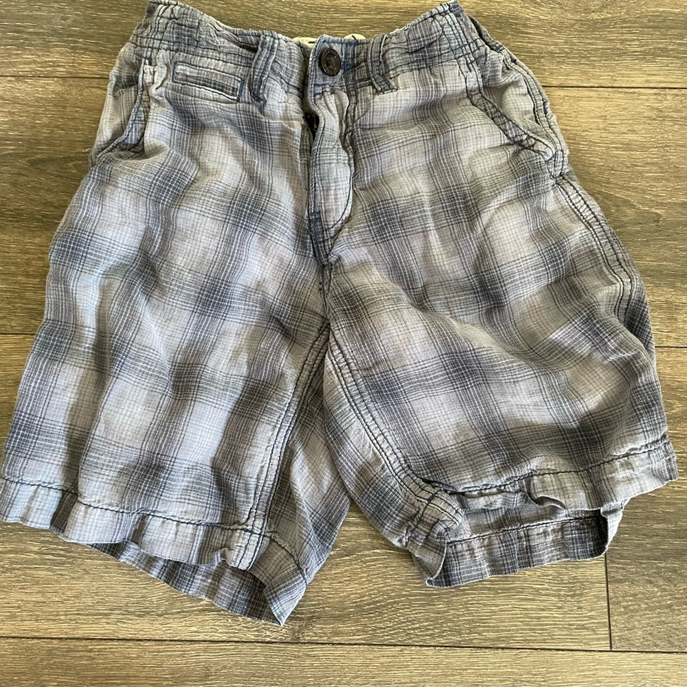 Sz 7, gap kids plaid grey shorts